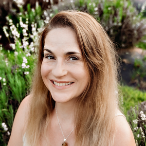 Christina Nelson of Calm Peaceful Life