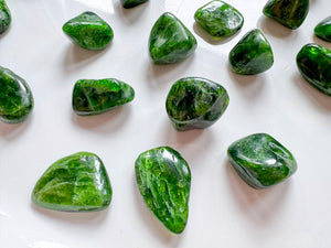 Chrome Diopside Tumbled Stone || Grade A