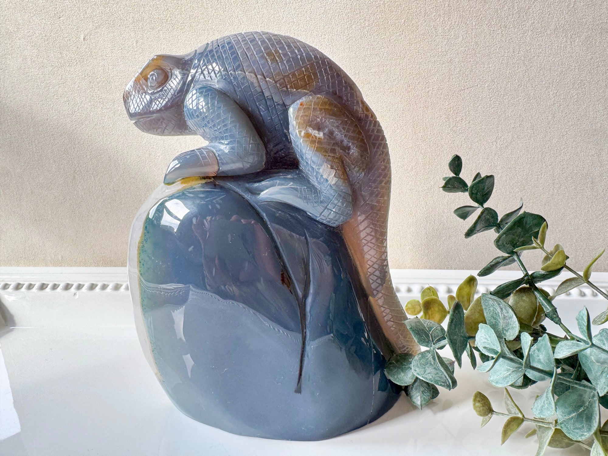 Druzy Agate Iguana Carving