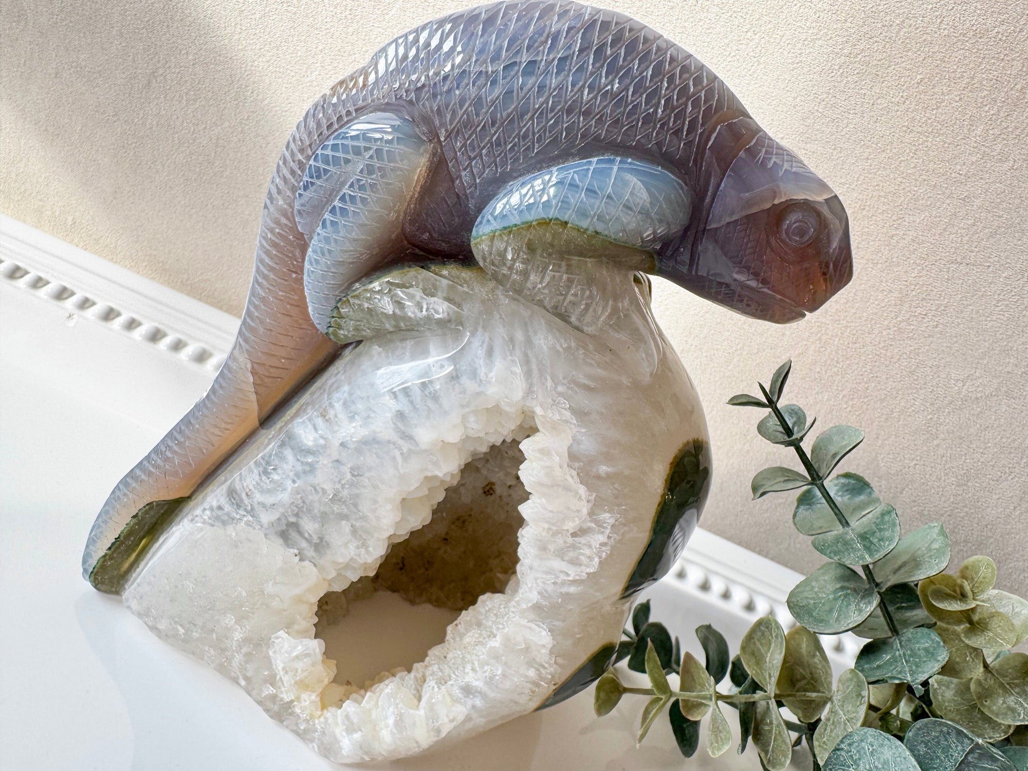 Druzy Agate Iguana Carving
