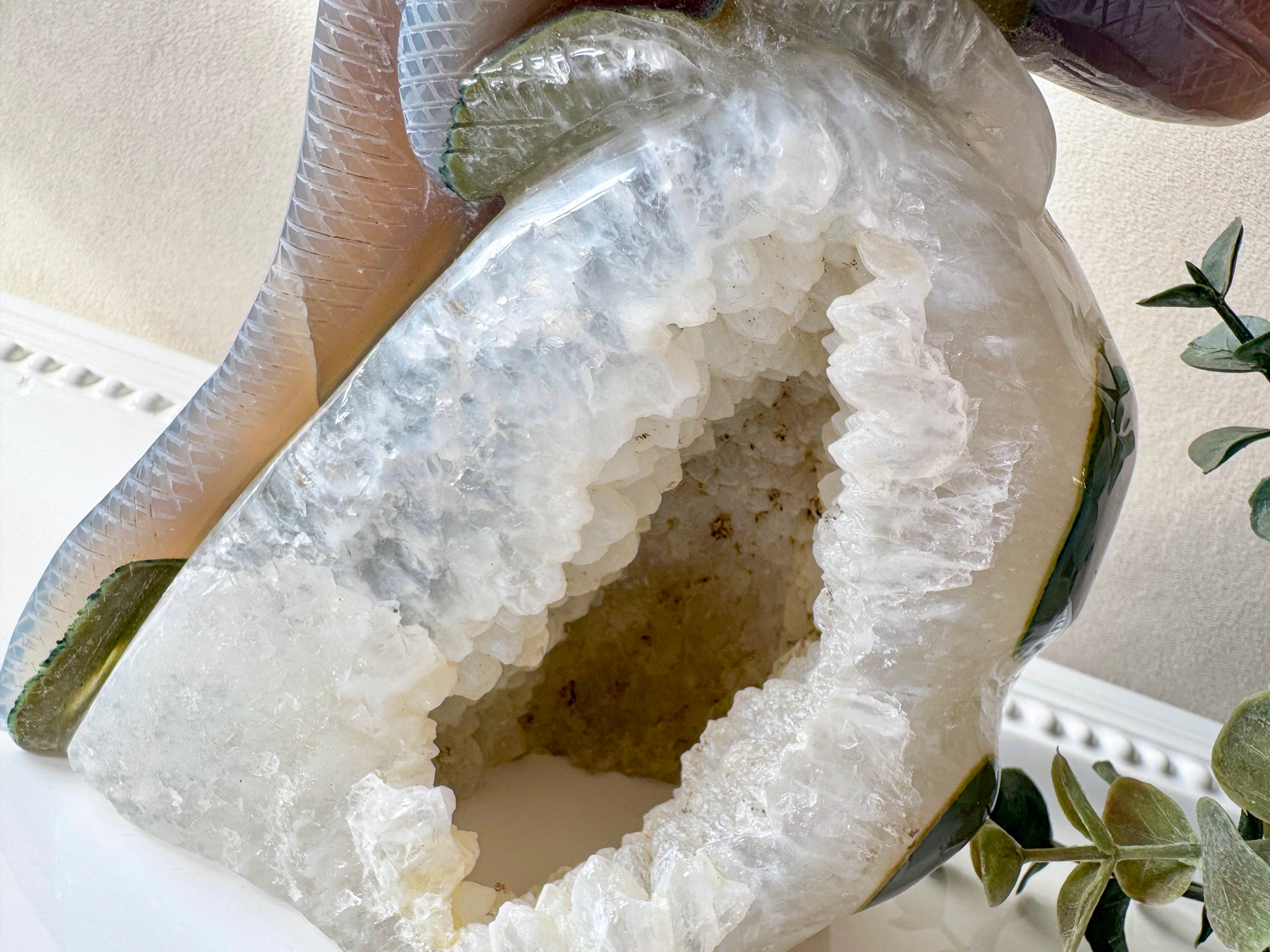 Druzy Agate Iguana Carving