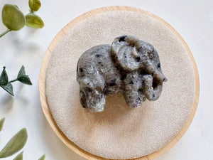 Elephant Crystal Carving || 1.75"