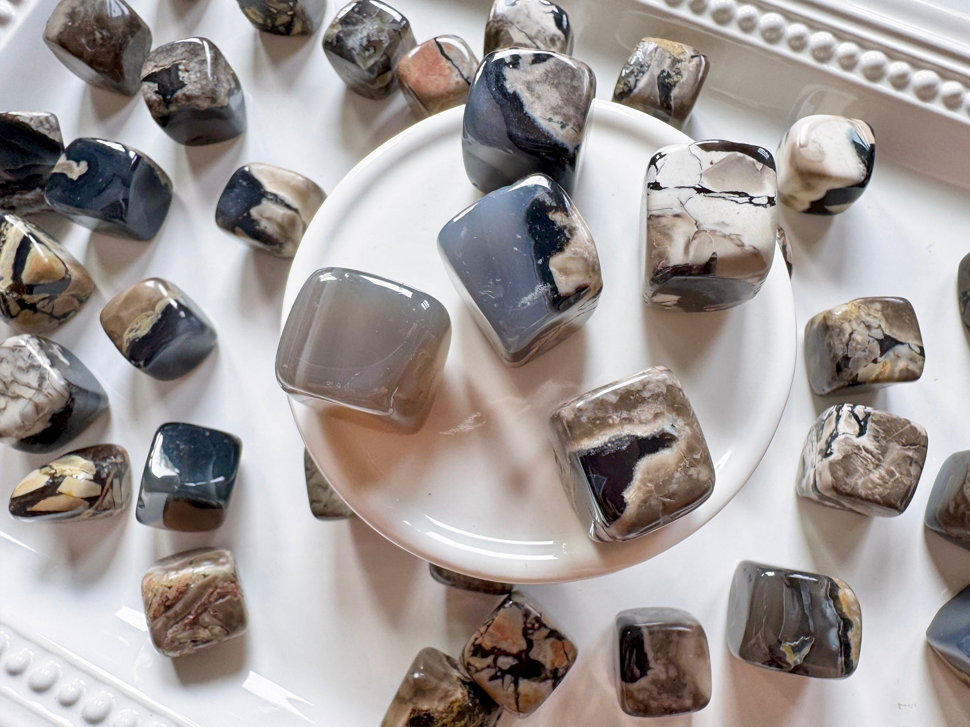 Fluorescent Volcanic Agate Cube Tumbled Stone || UV Reactive