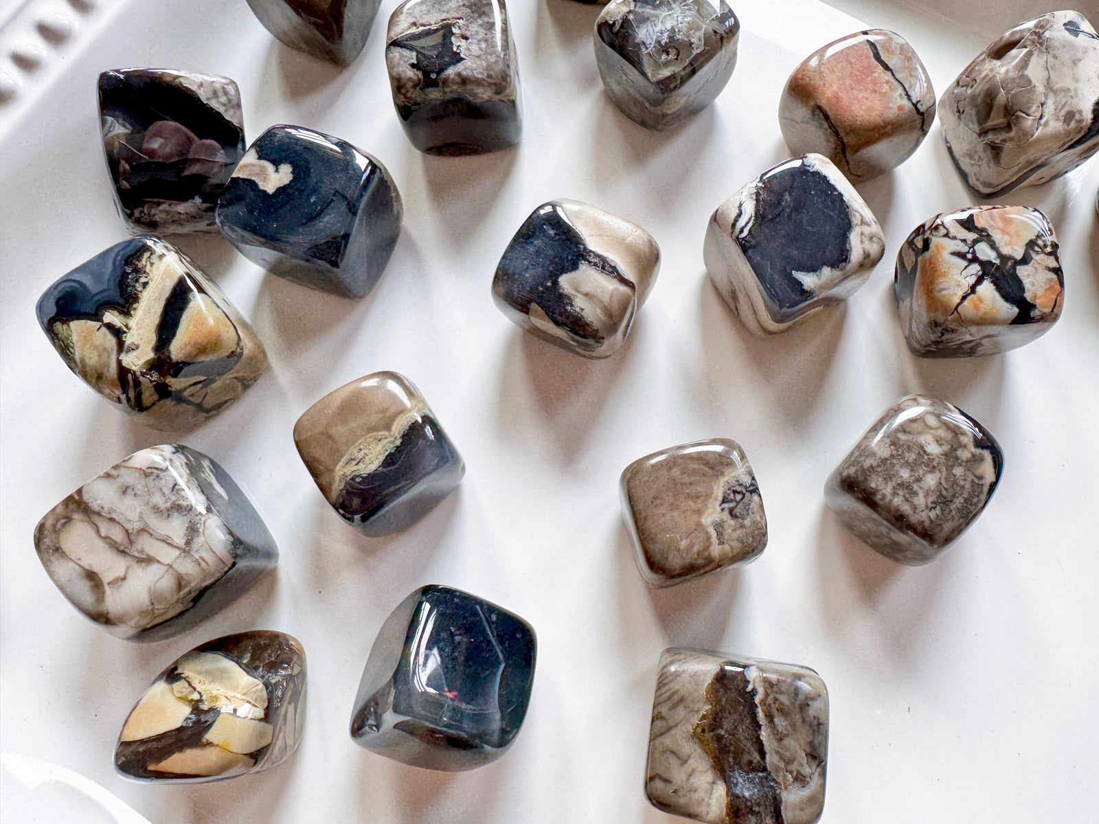 Fluorescent Volcanic Agate Cube Tumbled Stone || UV Reactive