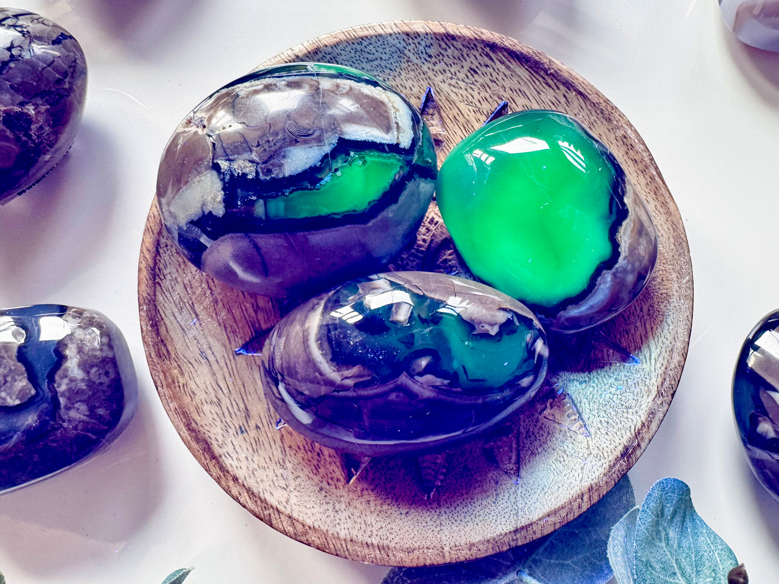 Fluorescent Volcanic Agate Palm Stone || UV Reactive