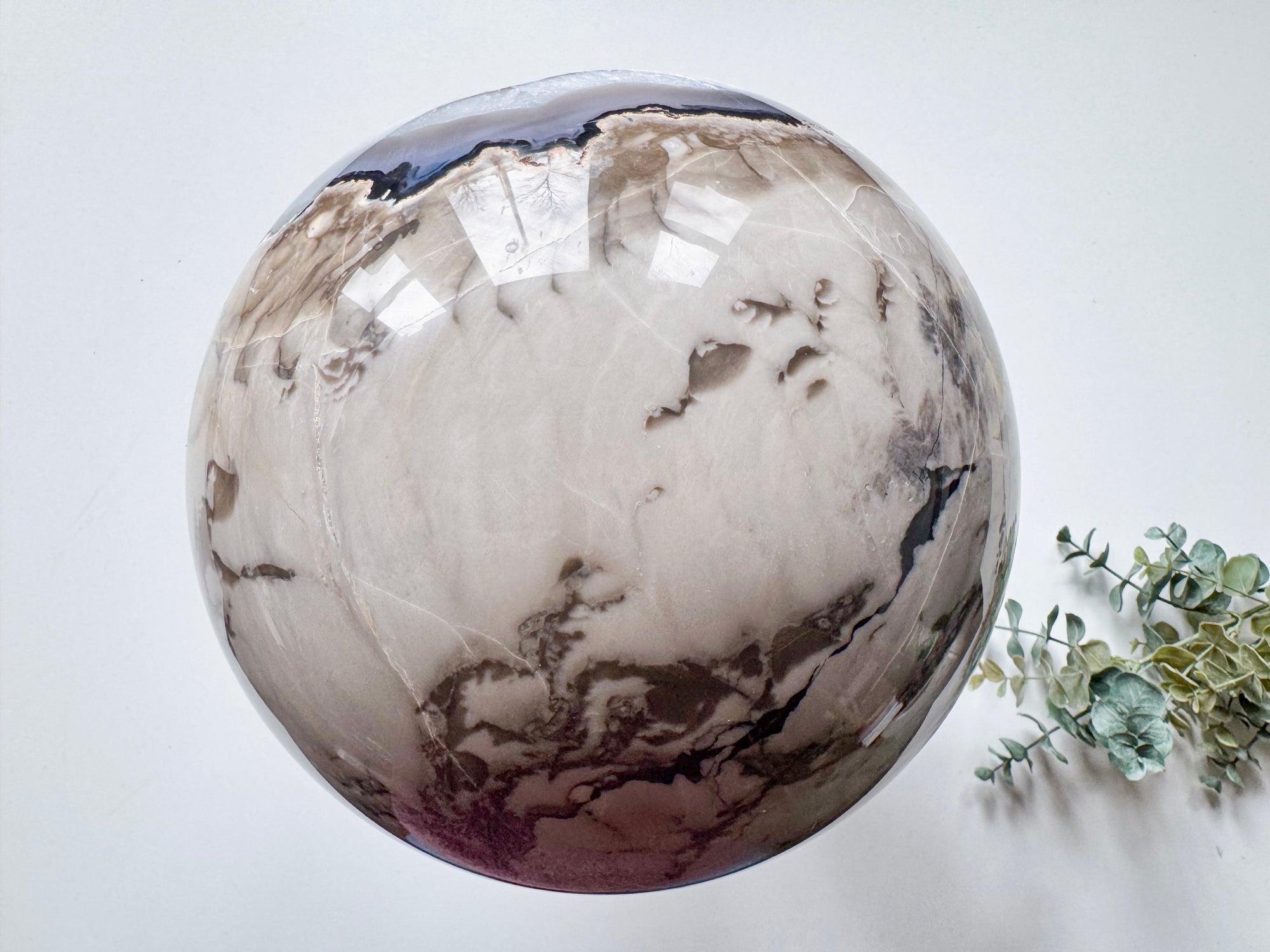Fluorescent Volcanic Agate Sphere - XXL || UV Reactive