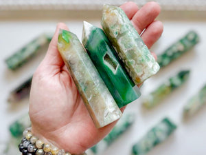 Green-Colored Flower Agate Point