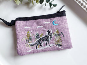 Howling Wolf Embroidered Zippered Pouch || Ecuador