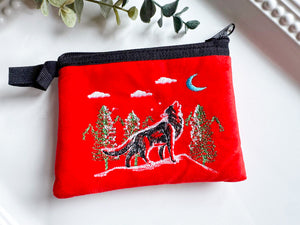 Howling Wolf Embroidered Zippered Pouch || Ecuador