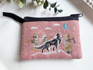 Howling Wolf Embroidered Zippered Pouch || Ecuador