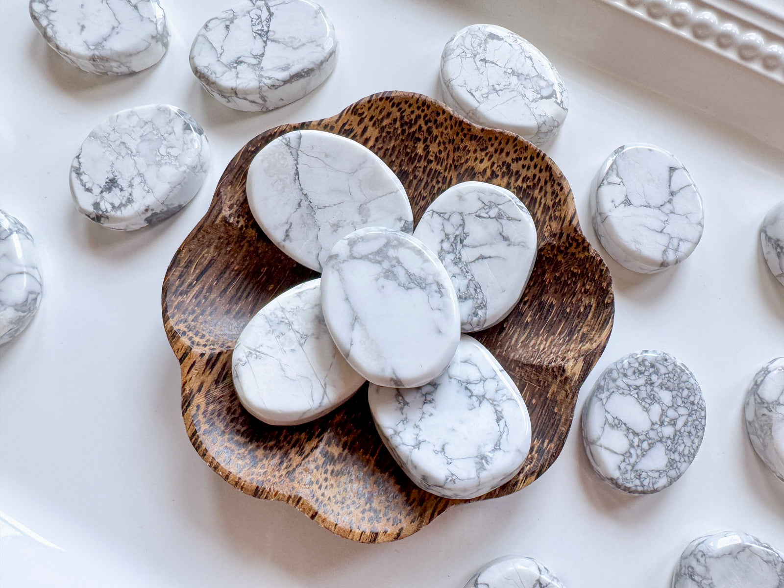 Howlite Flat Palm Stone
