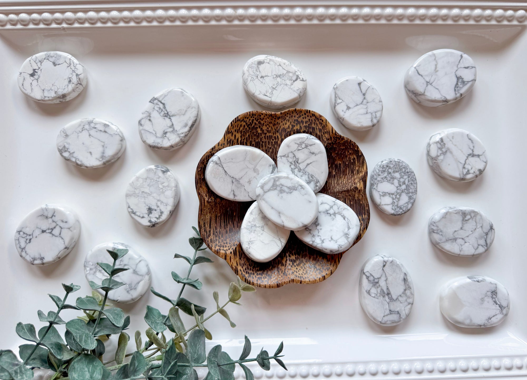 Howlite Flat Palm Stone
