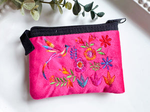 Humming Bird Embroidered Zippered Pouch || Ecuador