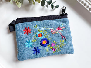 Humming Bird Embroidered Zippered Pouch || Ecuador