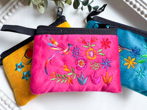 Humming Bird Embroidered Zippered Pouch || Ecuador