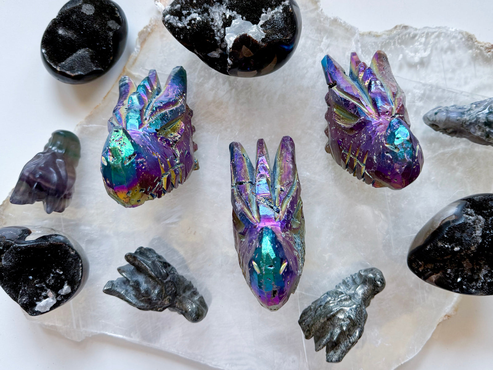 Aura Sphalerite Dragon Carving