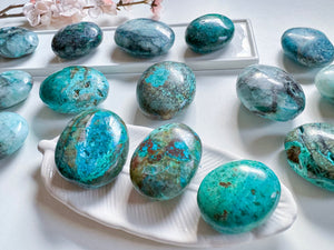 Quantrum Quattro Palm Stone || Malachite, Chrysocolla, Quartz & Shattuckite