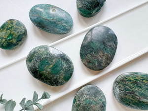 Emerald Verdite Jasper Palm Stone