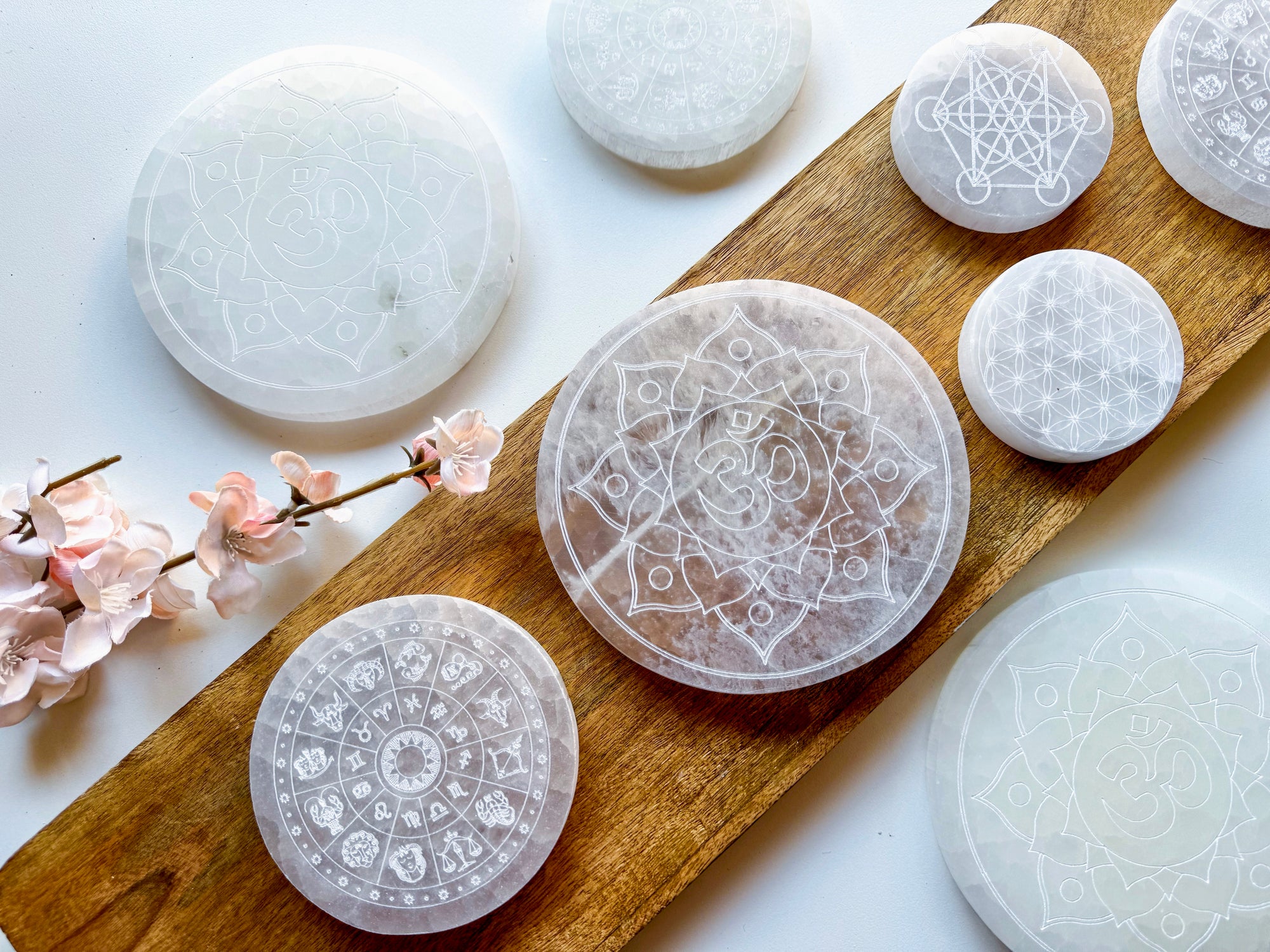 Engraved Selenite Round Charging Plate