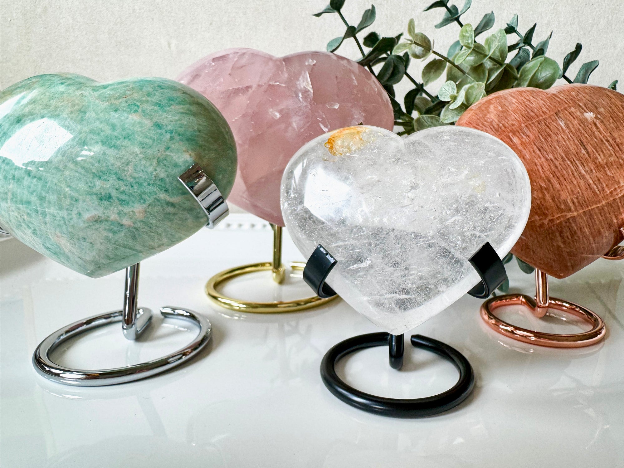 Metal Crystal Heart Stand