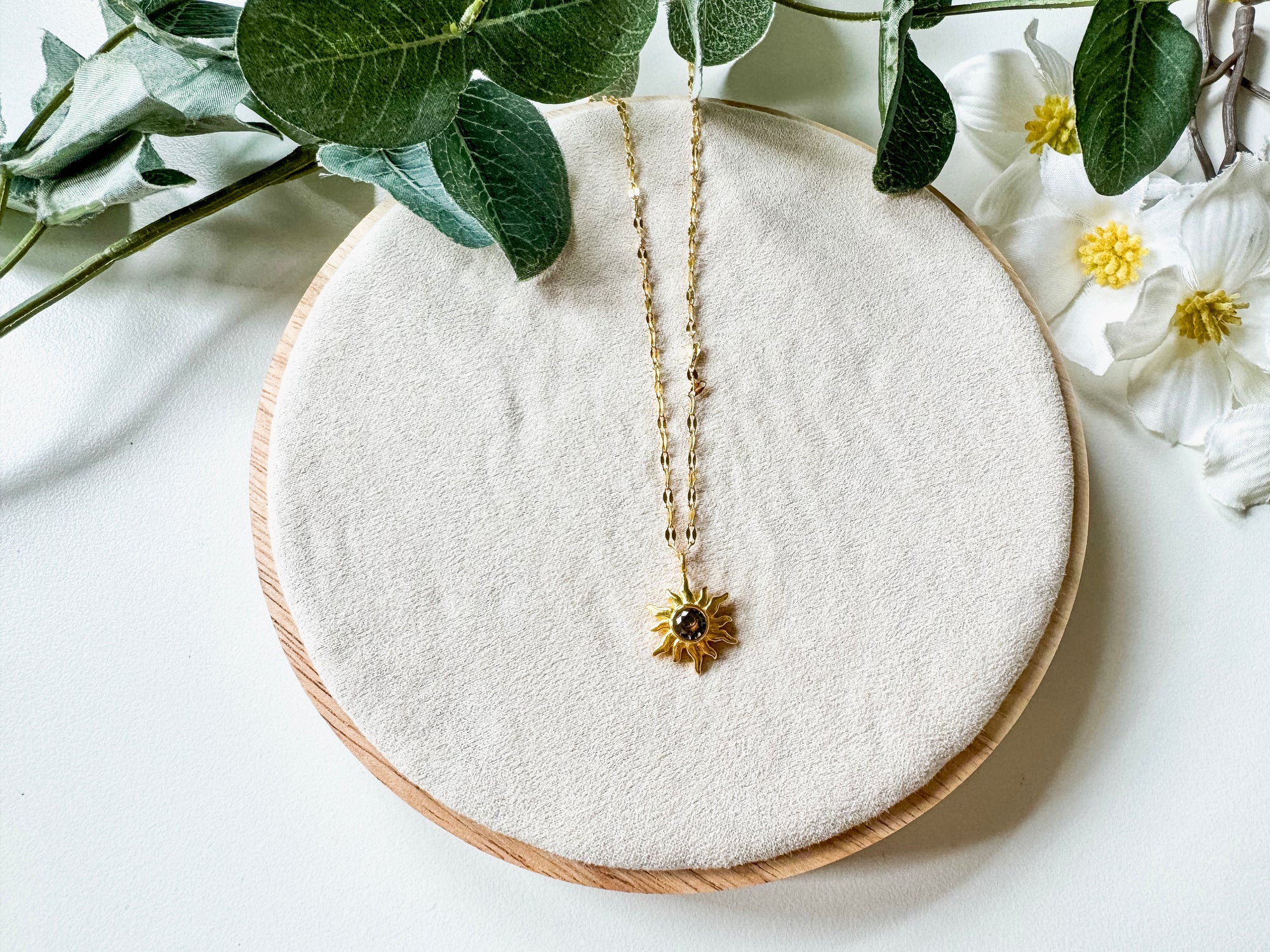 Dainty Gold Sun Necklace - Large Sparkle