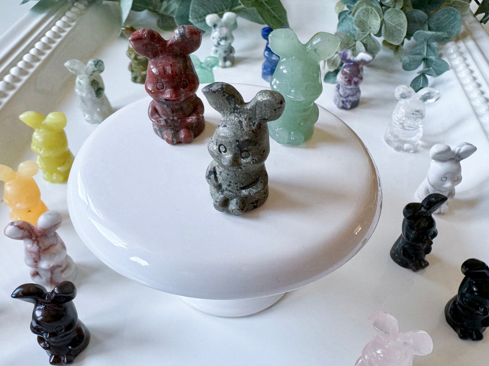 Mini Cartoon Piglet Crystal Carving