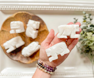 Inca Puma Carving White Onyx Totem || Peru