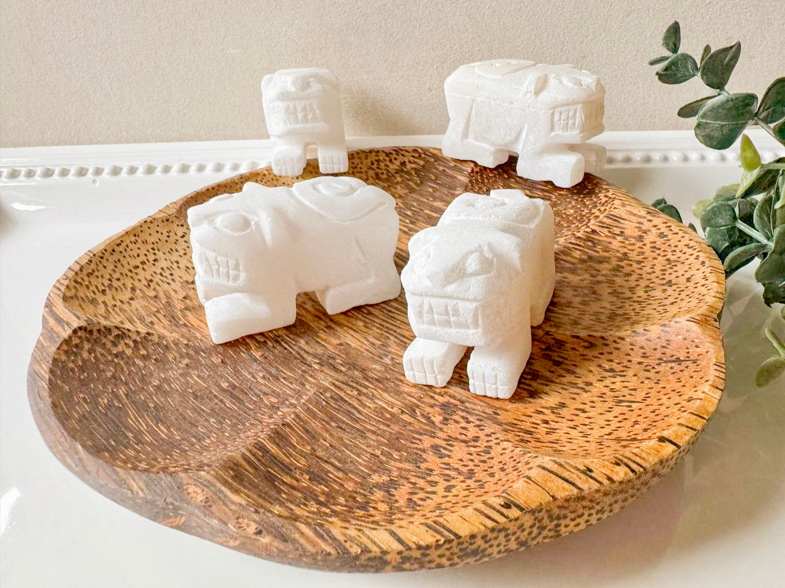 Inca Puma Carving White Onyx Totem || Peru