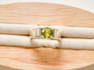 Inlay Sterling Ring || Peridot