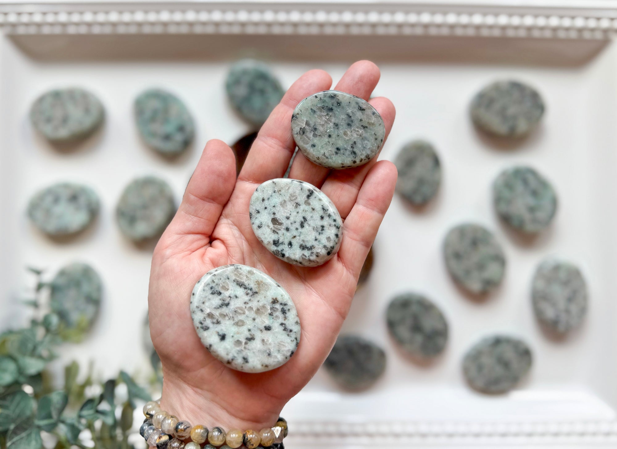 Kiwi Jasper Flat Palm Stone
