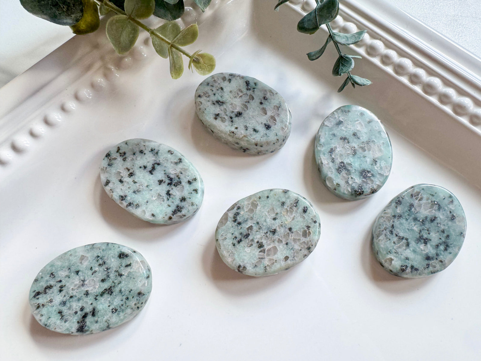 Kiwi Jasper Flat Palm Stone
