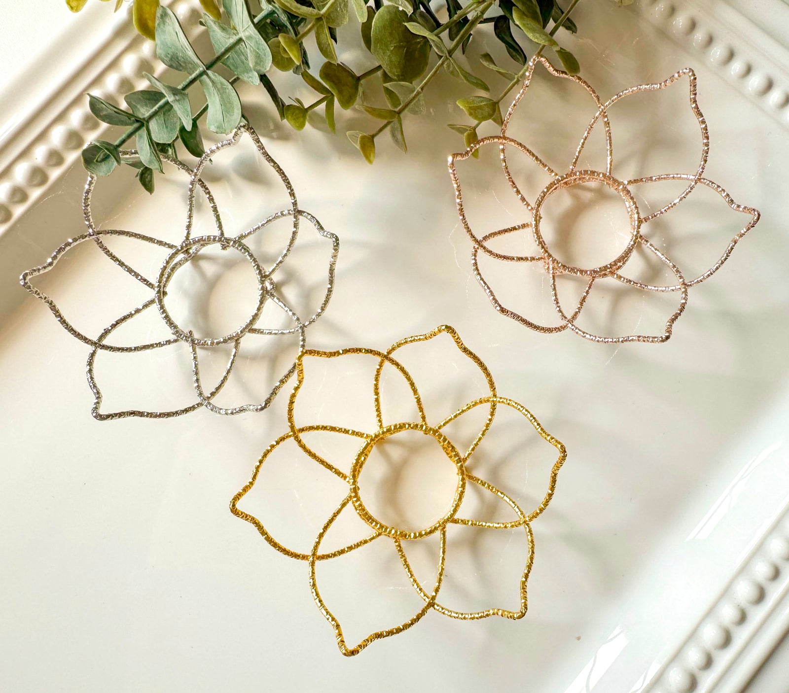 Metal Lotus Sphere Holder