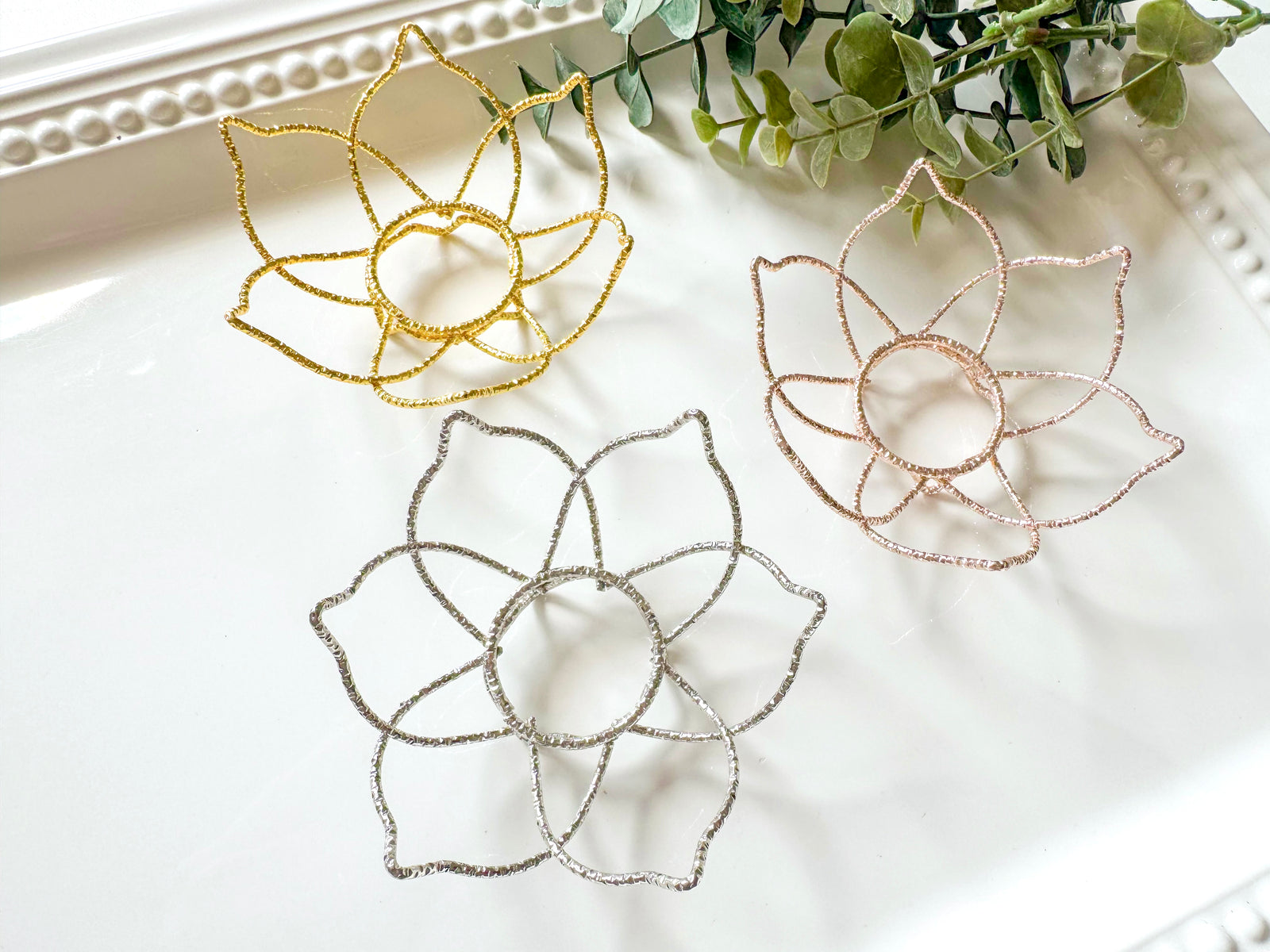 Metal Lotus Sphere Holder