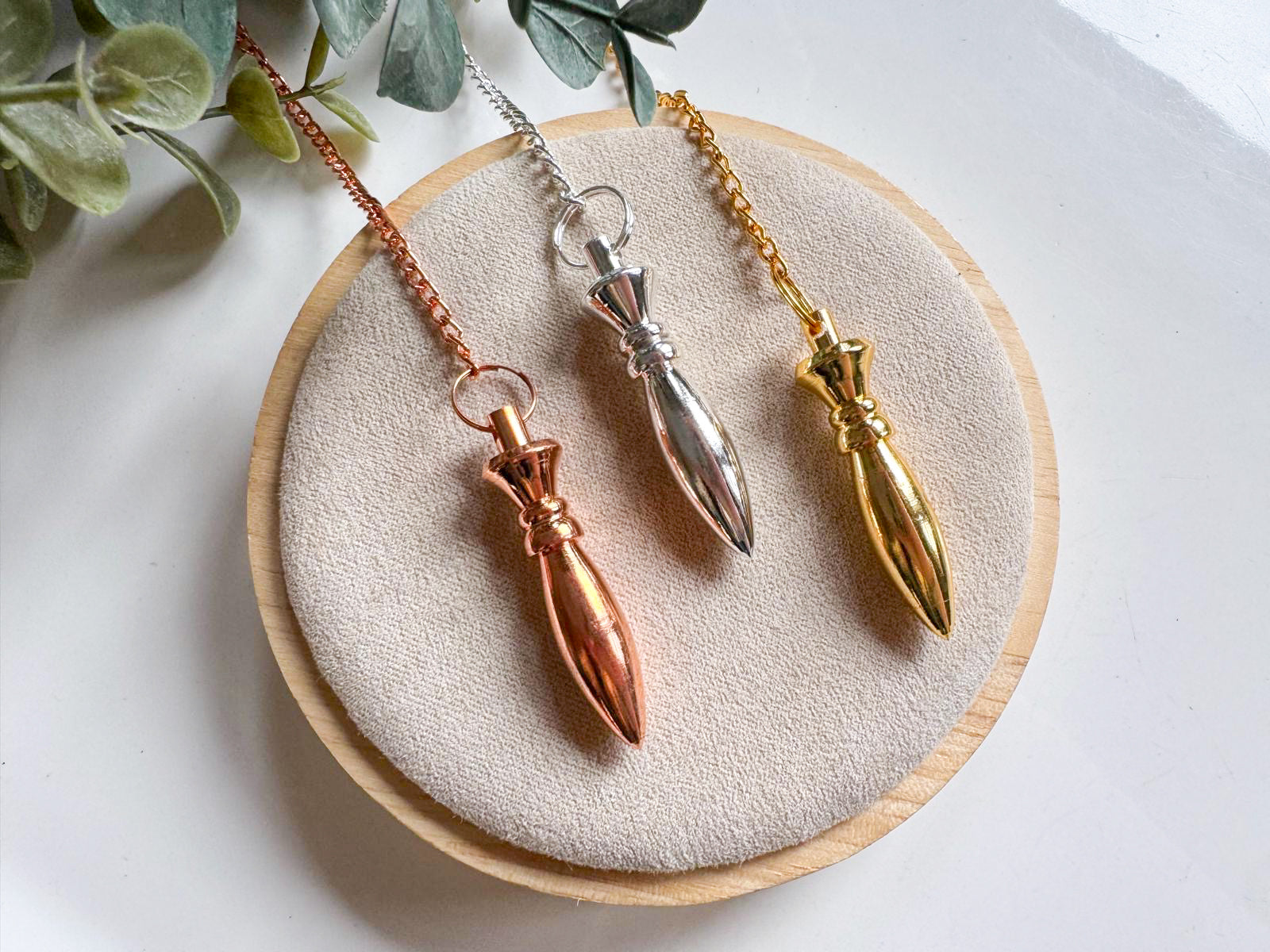Metal Pointed Dagger Pendulum