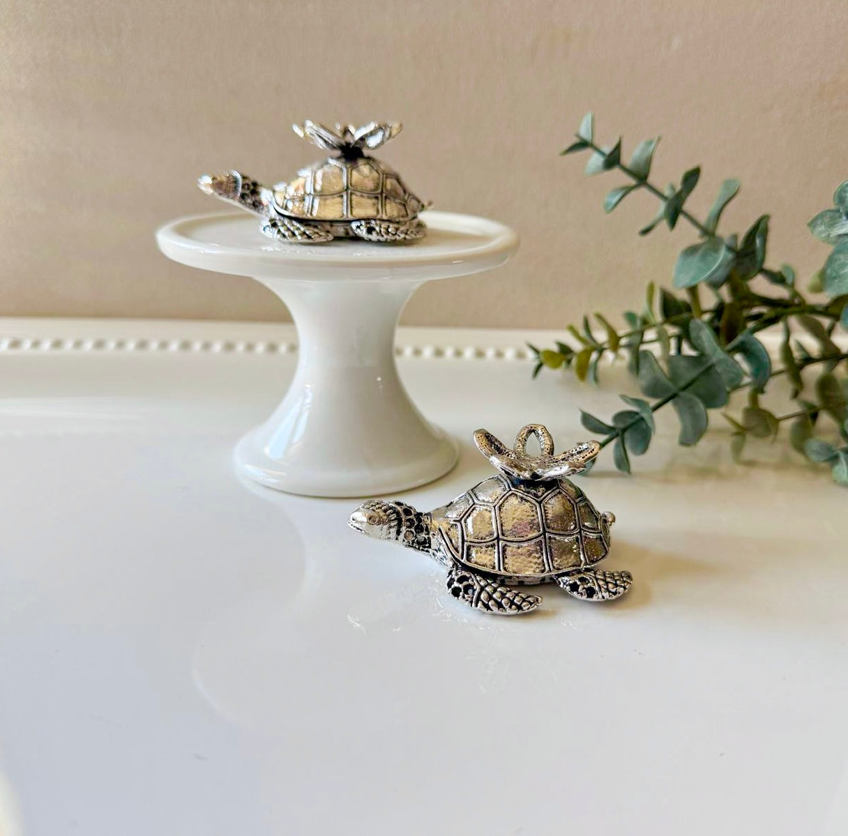 Metal Sea Turtle Sphere Holder
