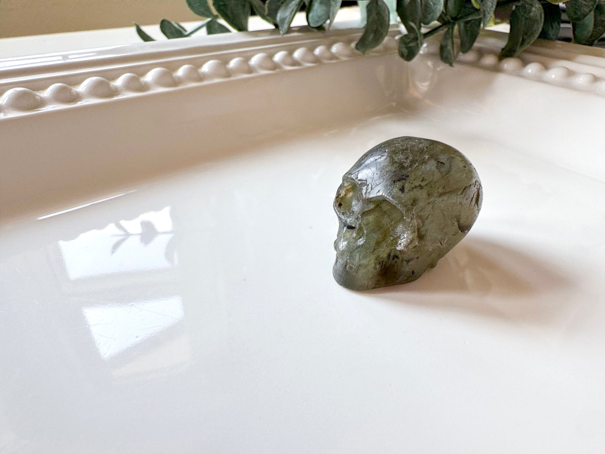 Mini Crystal Skull Carving