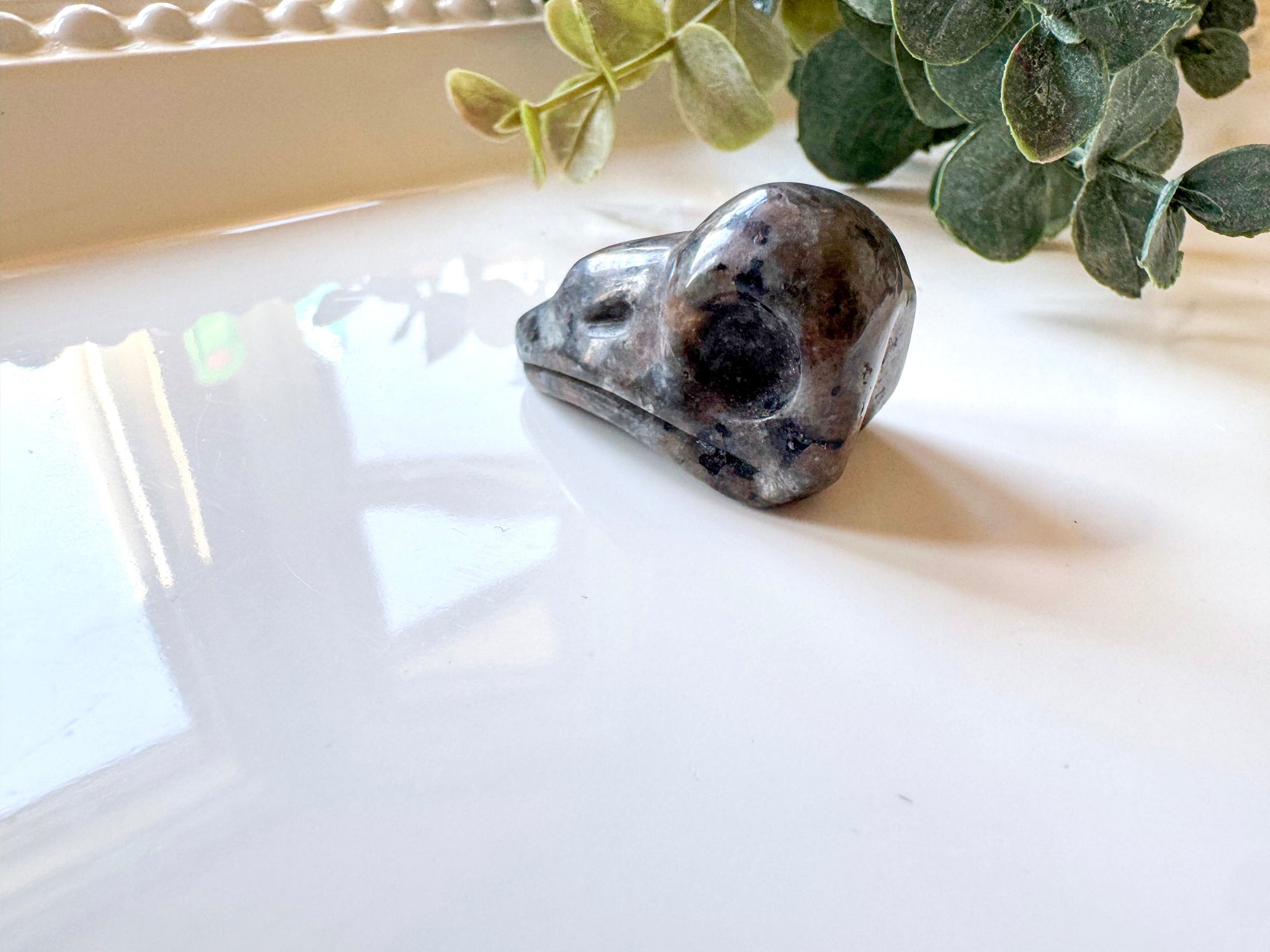 Mini Raven Skull Crystal Carving || 1.25"