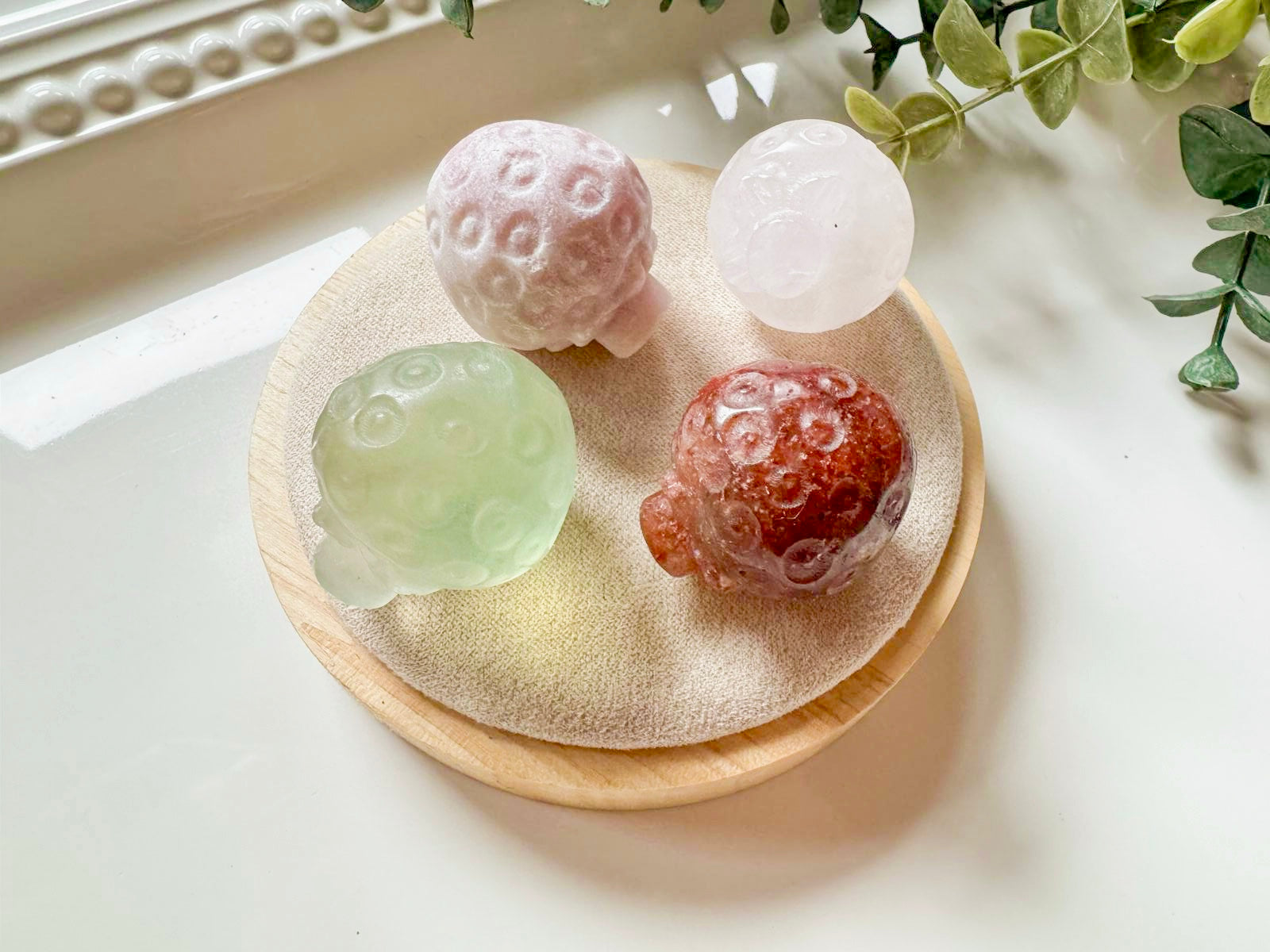 Mini Strawberry Crystal Carving