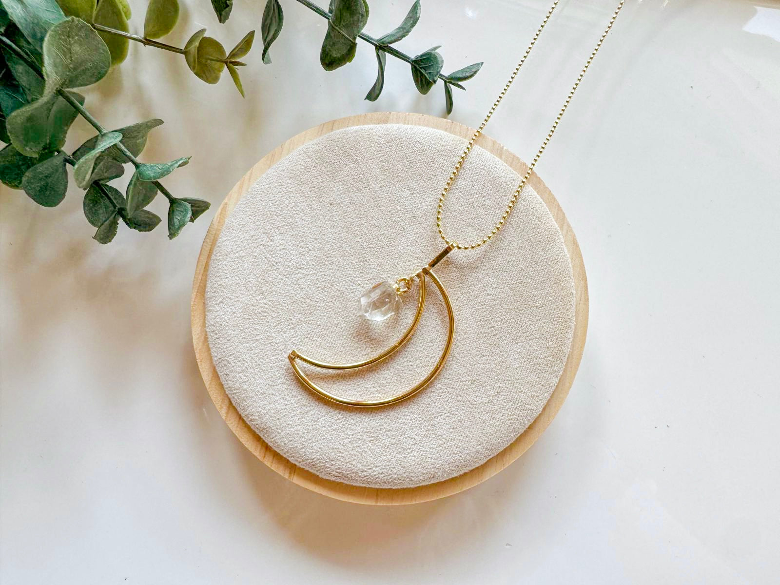 Raw Crystal Crescent Moon Necklace || Gold