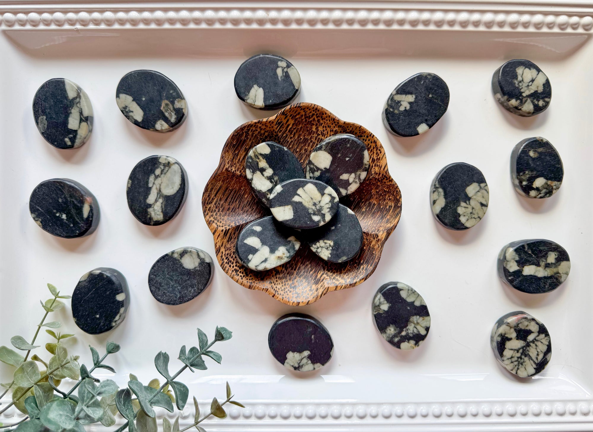 Peony Stone Flat Palm Stone
