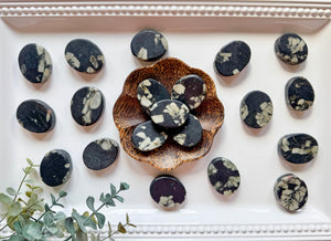 Peony Stone Flat Palm Stone
