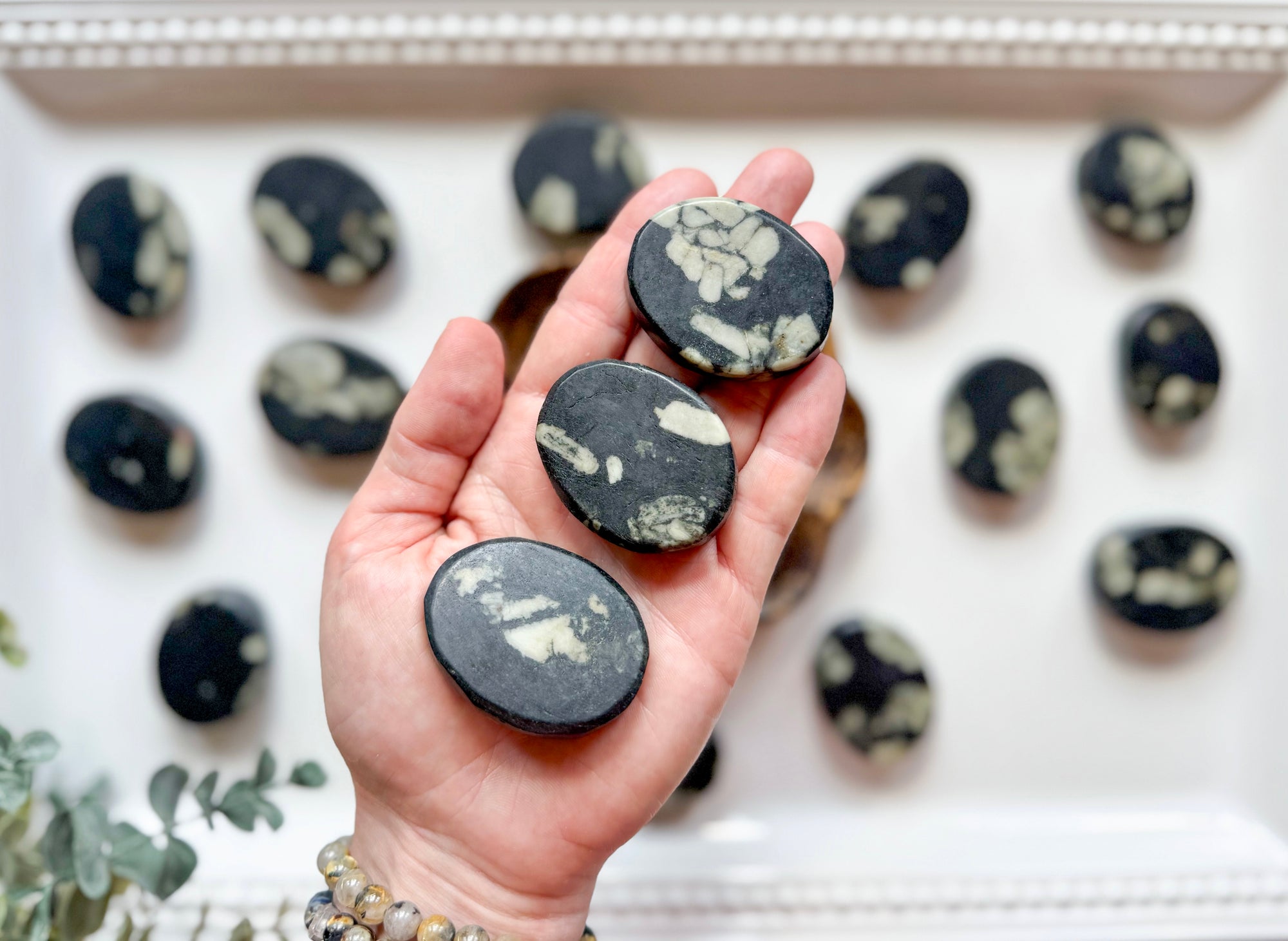 Peony Stone Flat Palm Stone
