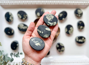 Peony Stone Flat Palm Stone
