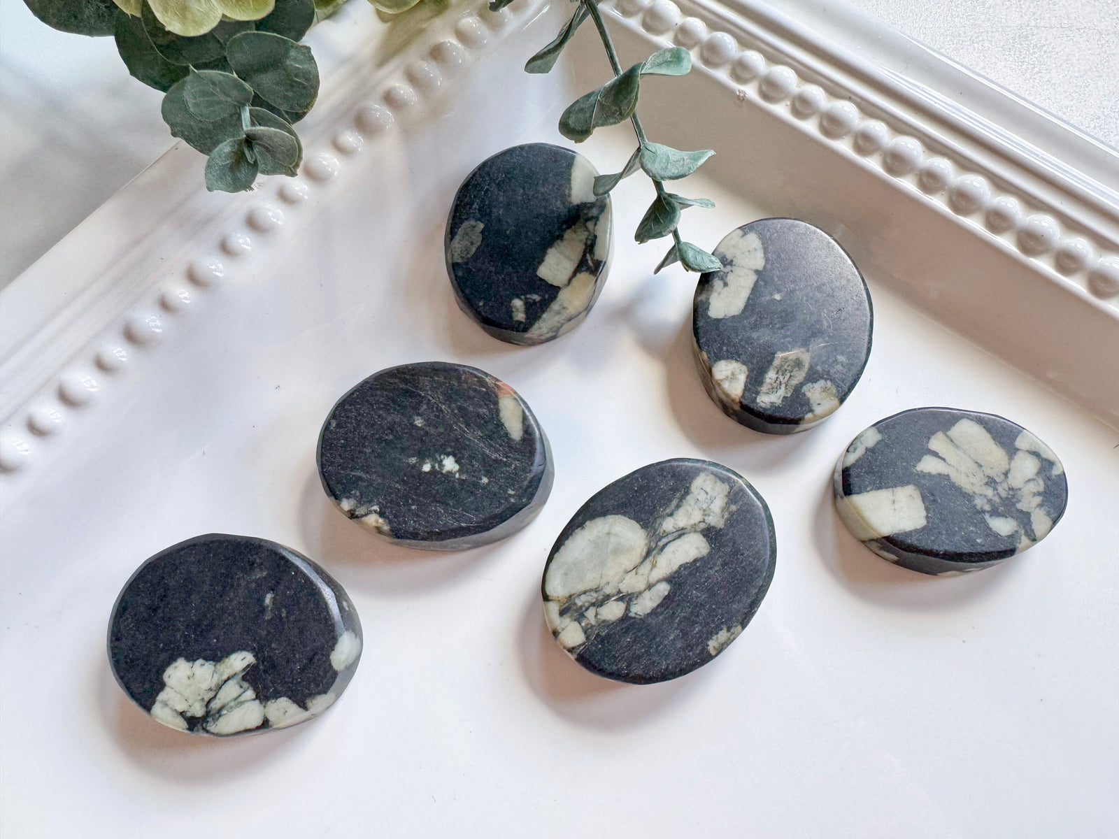 Peony Stone Flat Palm Stone
