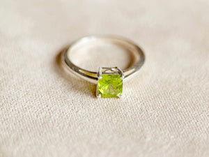 Princess Cut Sterling Ring || Peridot