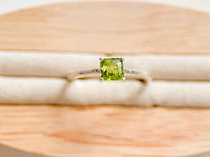 Princess Cut Sterling Ring || Peridot
