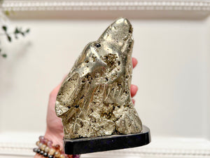Pyrite Wolf Carving || Peru