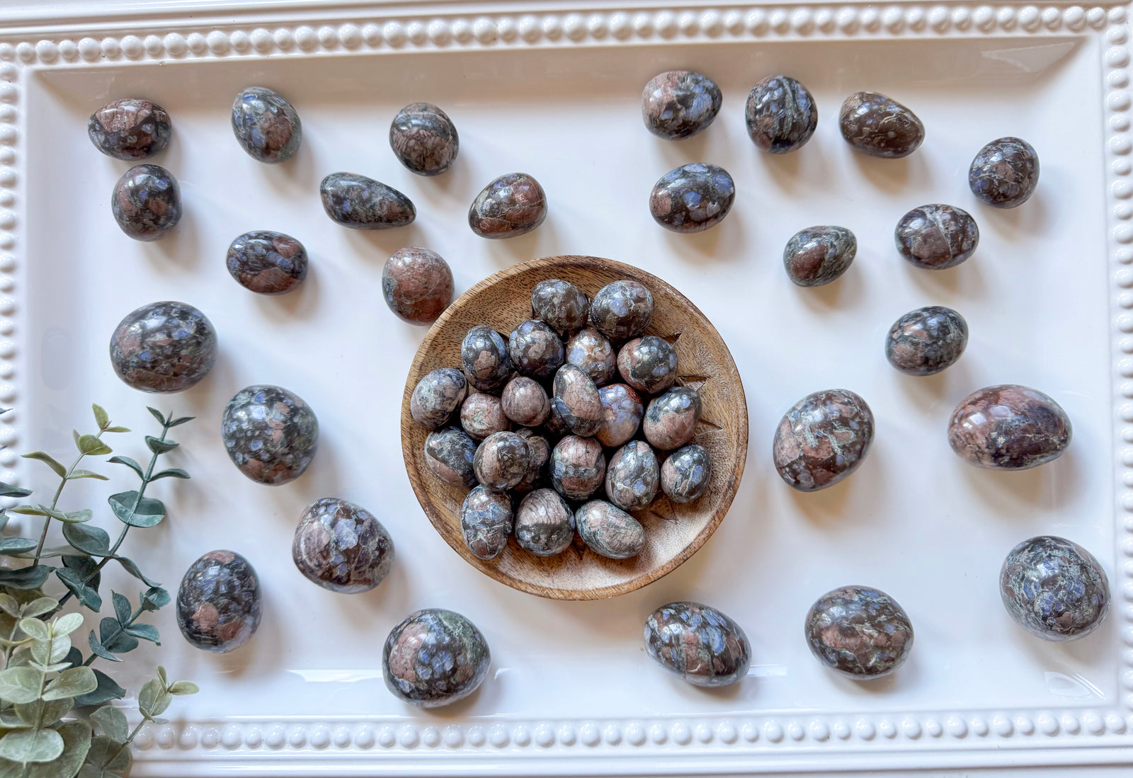 Que Sera Round Tumbled Stone