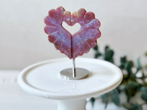 Scalloped Heart on Metal Stand