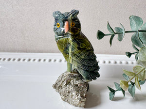 Serpentine Owl on Crystal Base || Peru